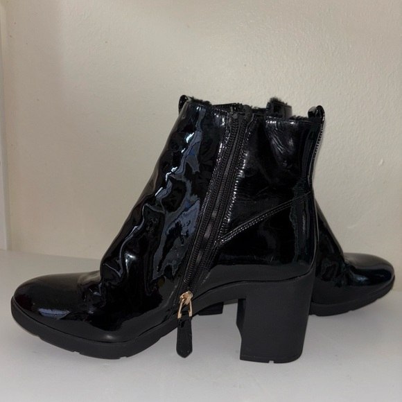 Black Heeled Boots with Glossy Patent Finish - Picture 9 of 9